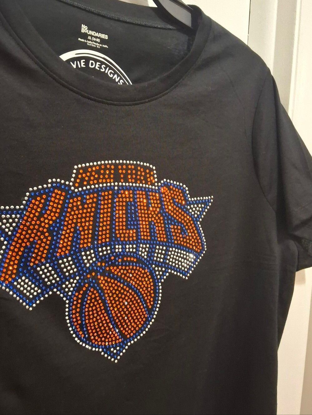 Knicks Rhinestone Graphic Tee & Free Gift